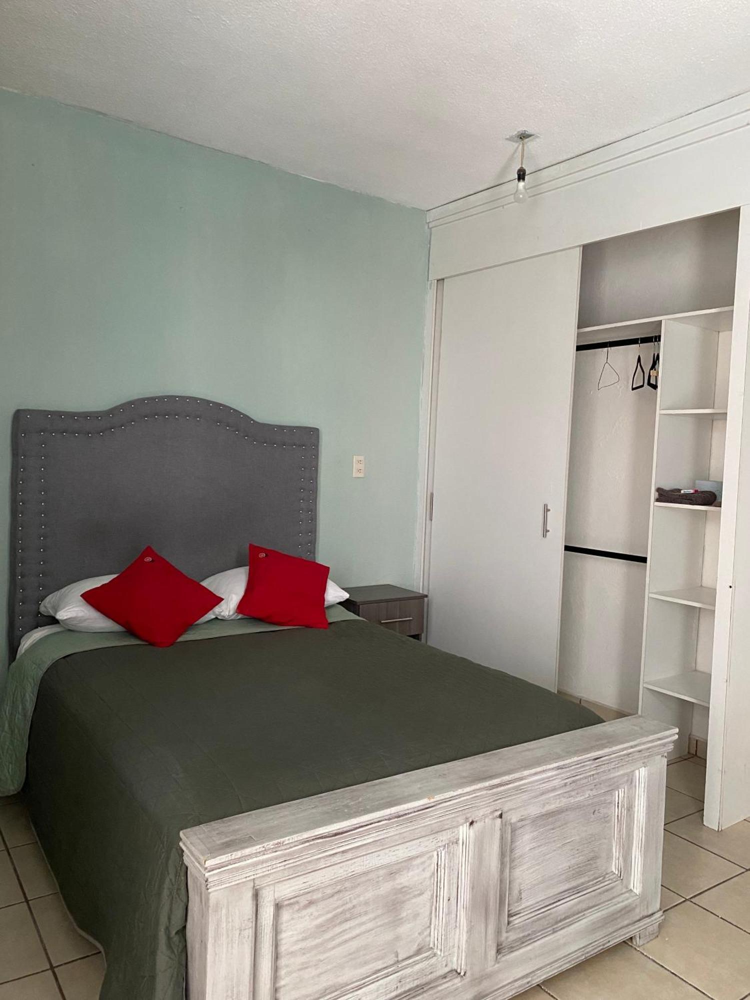 10 Venator House Boutique Aparthotel León Exteriör bild